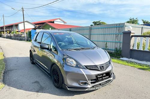 Second hand 2014 Honda Jazz 1.5L V 